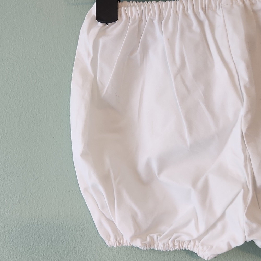 Jacadi Paris White Baby Shorts with Red Scalloped Trim - Picture 8 of 10